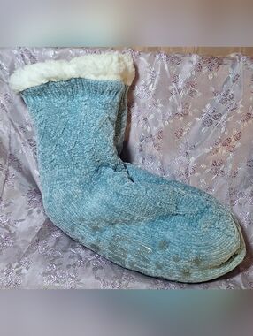 MUK LUKS Cozy Light Blue Sherpa Lined Slipper Sock with Non-slip Soles